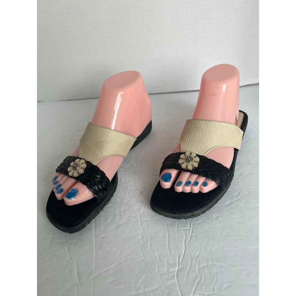 Brighton Victory Cream Black Leather Pearl Flower Slip-On Slide Sandals‎ Sz 7M